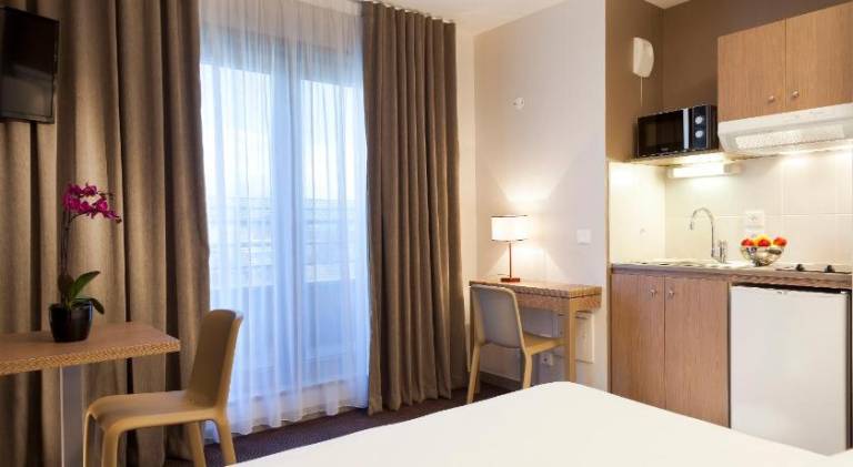 Neho Suites Porte de Geneve - Gare Annemasse in Annemasse