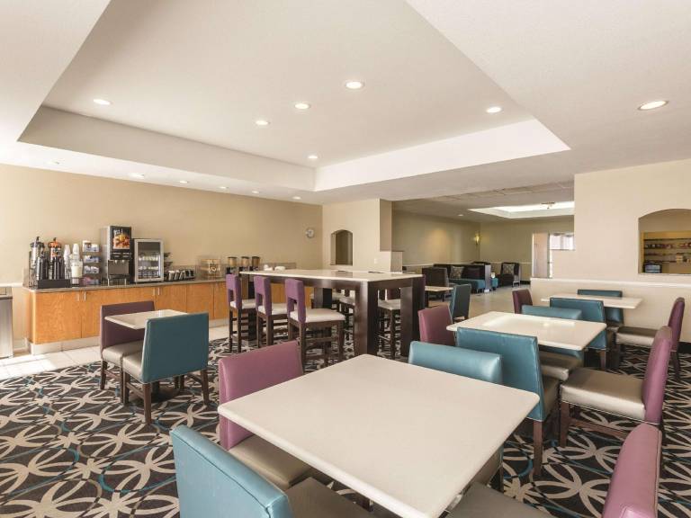 La Quinta Inn & Suites by Wyndham Deming — photo 2
