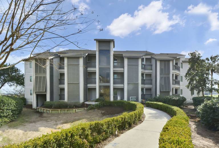 Condo Sea Island