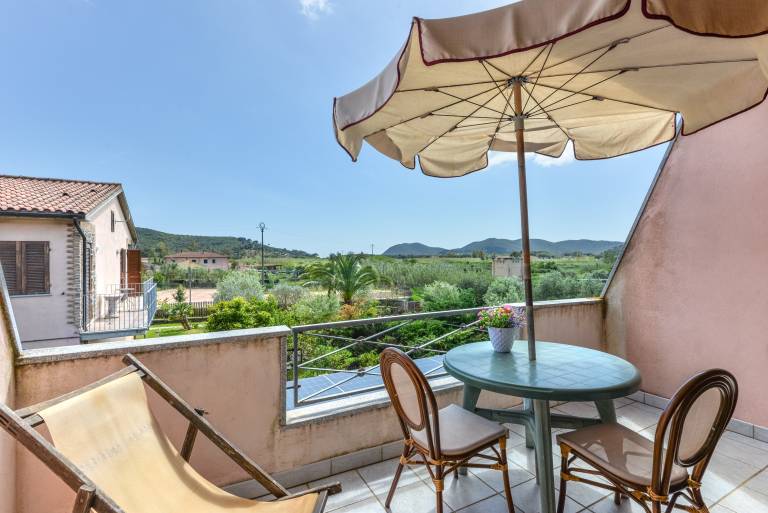 Studio with garden, pool & terrace in Campo nell'Elba