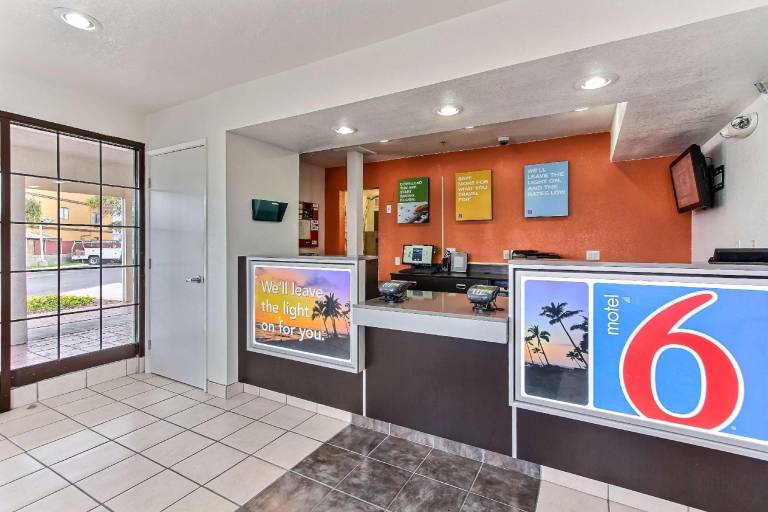Motel 6 Salinas, CA - North Monterey Area — photo 5