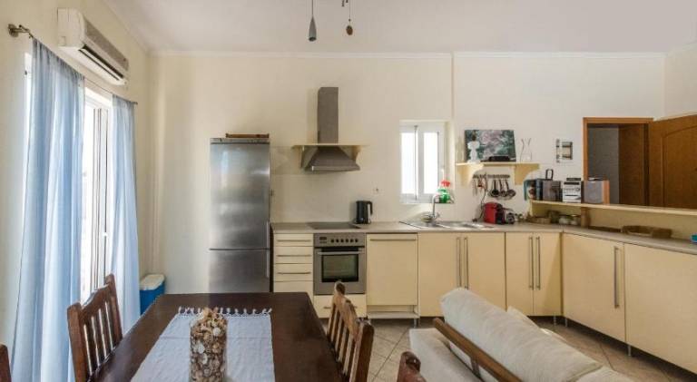 Holiday apartment with patio — photo 4