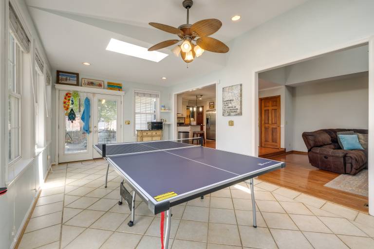 Pool, Hot Tub & Fun! Family Home Near Quantico — photo 4