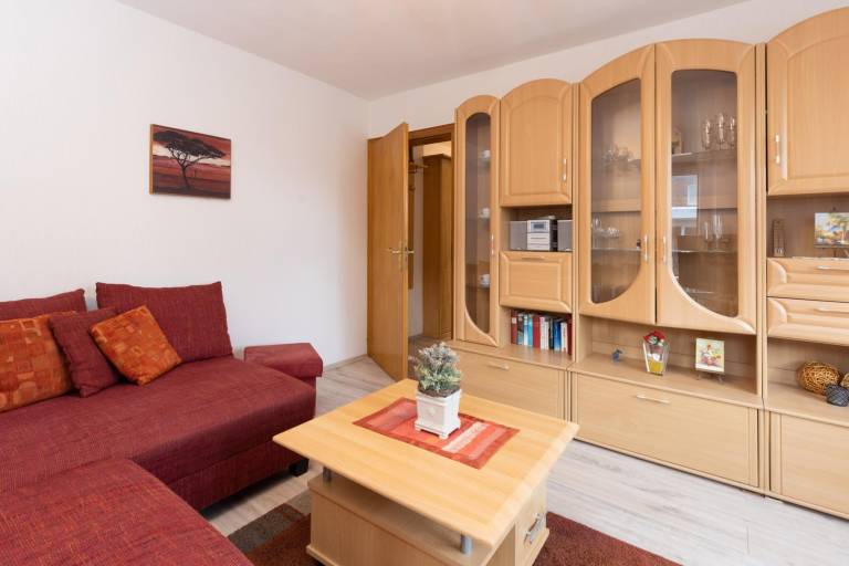 Holiday apartment with terrace — photo 4