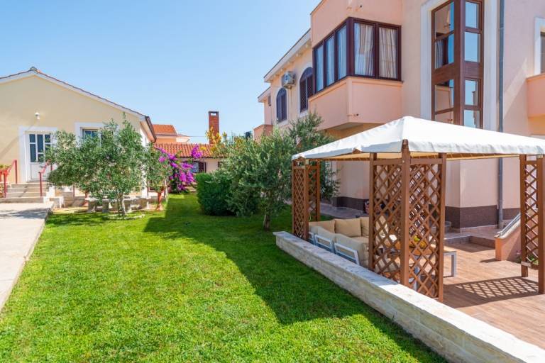 Ferienwohnung in Privlaka mit Terrasse, Klimaanlage, W-LAN, Waschmaschine (821-1) — photo 3
