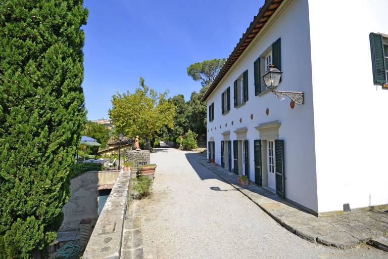 Villa with garden, pool & patio | Panoramic view — photo 4