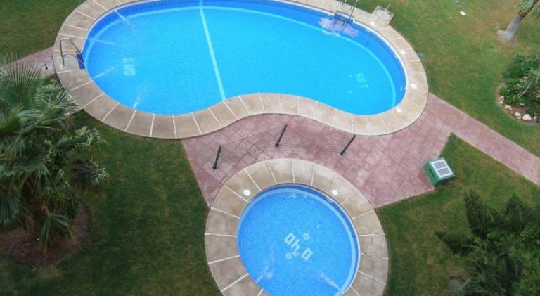 Lovely apartment with yard, pool & patio | Beach nearby | Pets allowed — photo 5