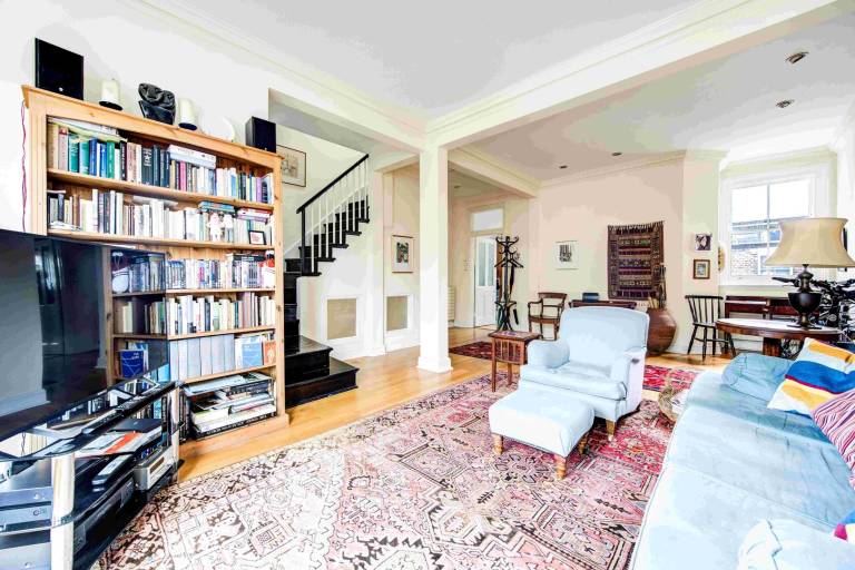GuestReady A charming home in Fulham Town