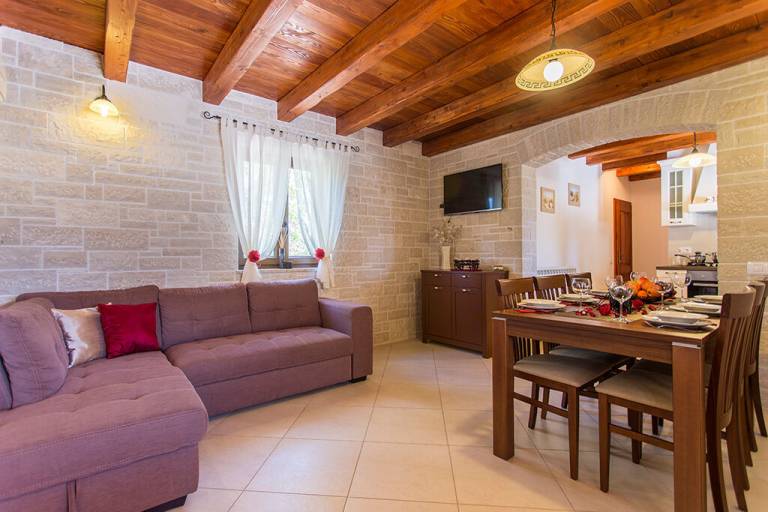 Ferienhaus  Šajini