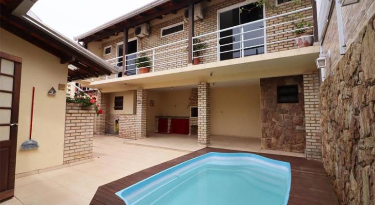 Ample house with pool & hot tub | Pets are welcome in Balneário Camboriú