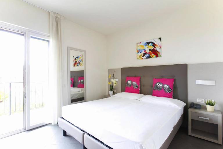 Rental apartment with yard, barbecue & pool | Sea view — photo 3