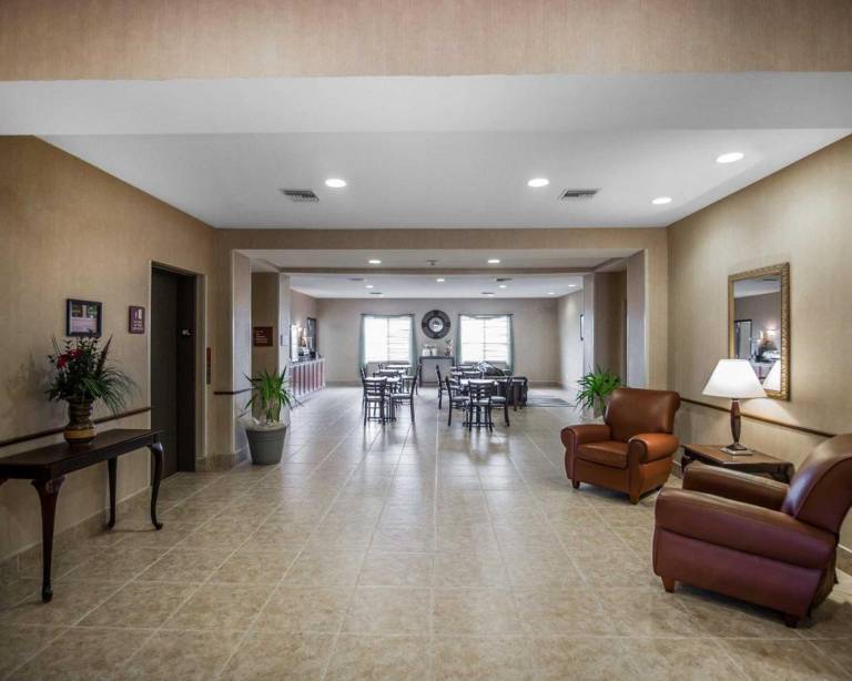 Rodeway Inn & Suites Salina South in Salina, KS