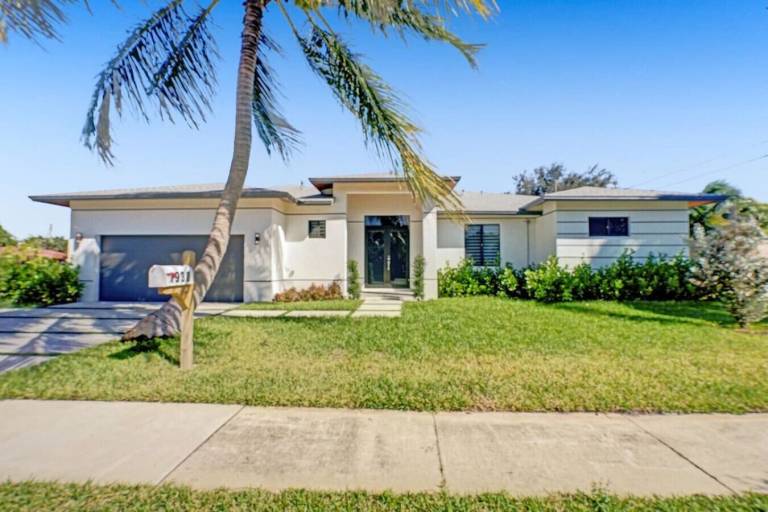 House  Melrose Park