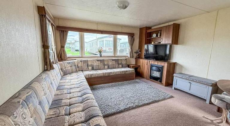 Dog Friendly Caravan With Decking At Manor Park In Hunstanton Ref 23063W — photo 2