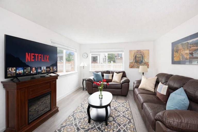 Children-friendly pleasant condo with garden, barbecue & terrace | Water view | Beach nearby | Good for workation | Pets allowed in Seaside, OR