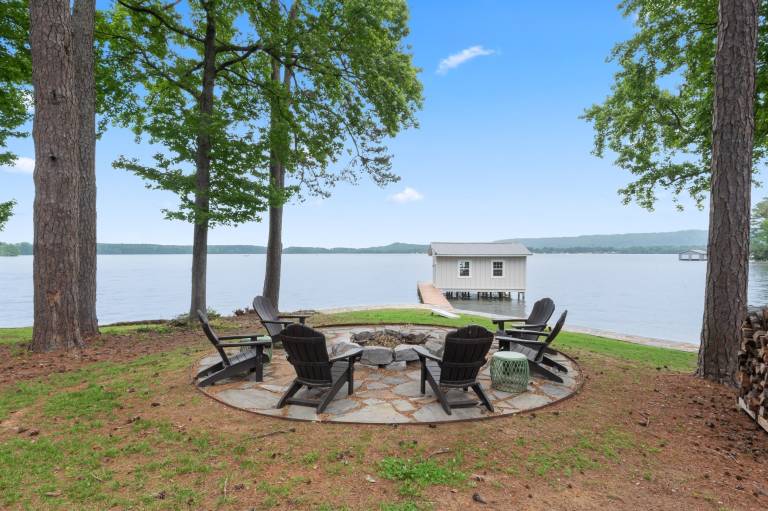 Cabin  Scottsboro