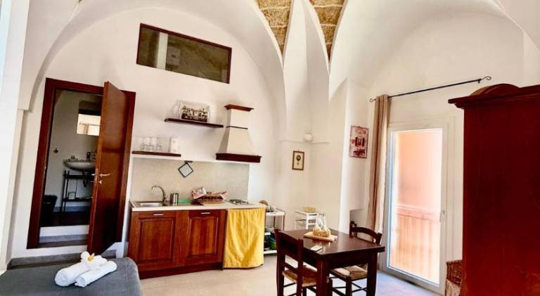 Rental apartment with patio — photo 3