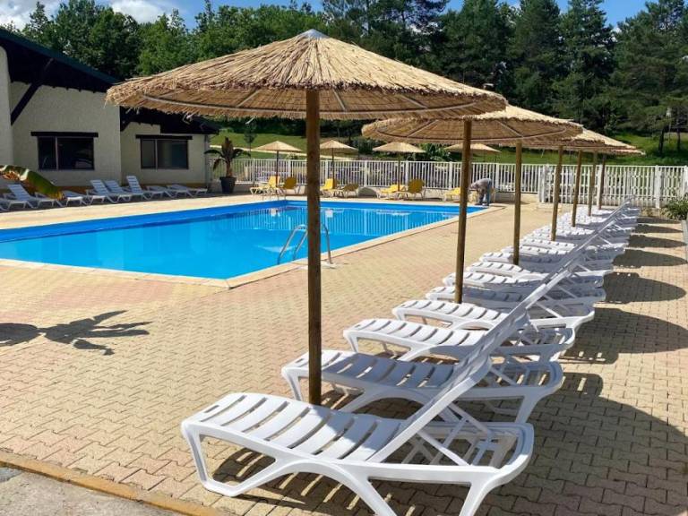 Mobile home with pool & terrace — photo 2