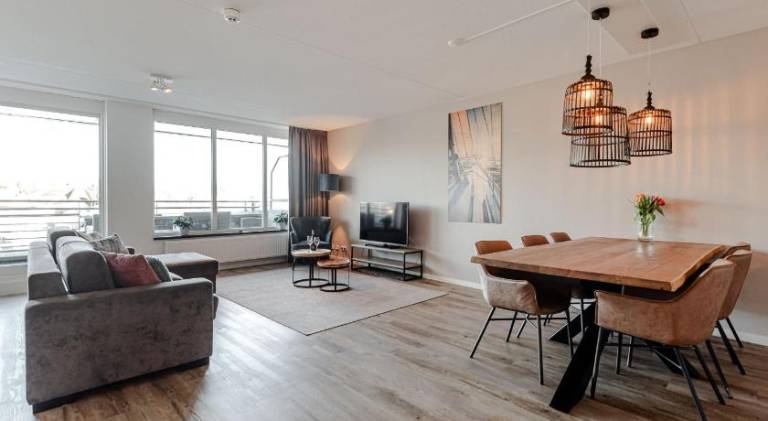 Rental apartment with patio — photo 3