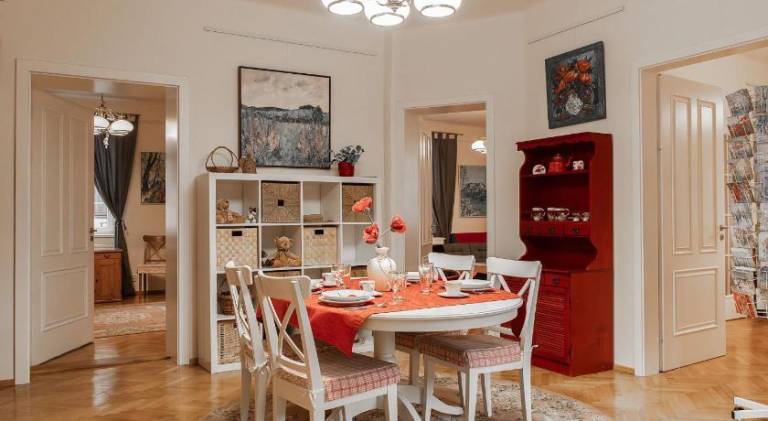 Holiday apartment with jacuzzi — photo 3