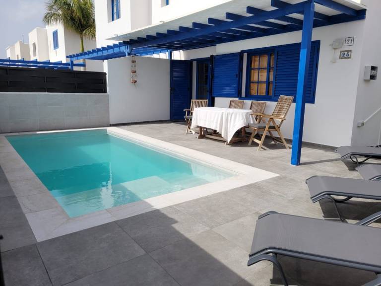 Villa "Maria Luisa" near Beach with Private Pool & Wi-Fi in Yaiza