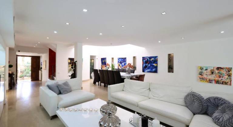 Villa with hot tub & pool | Next to the beach | Pet-friendly — photo 4
