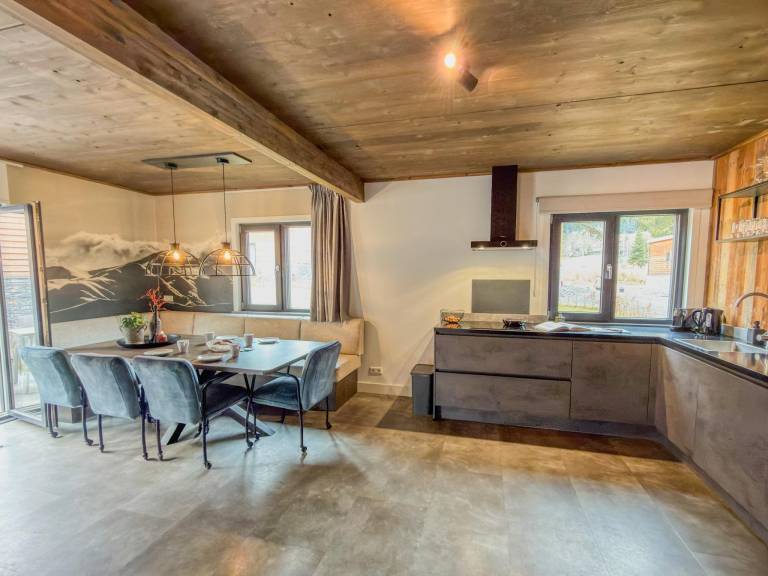 Luxury chalet with sauna near a lake in the Alps — photo 5
