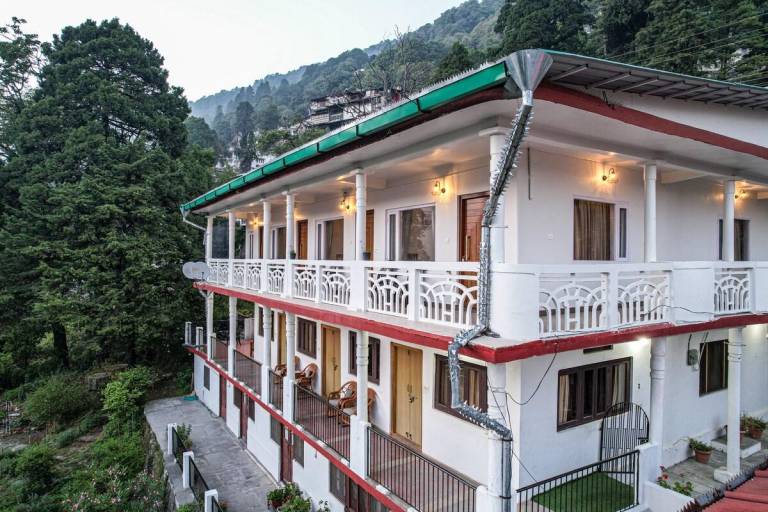 House Nainital Lake