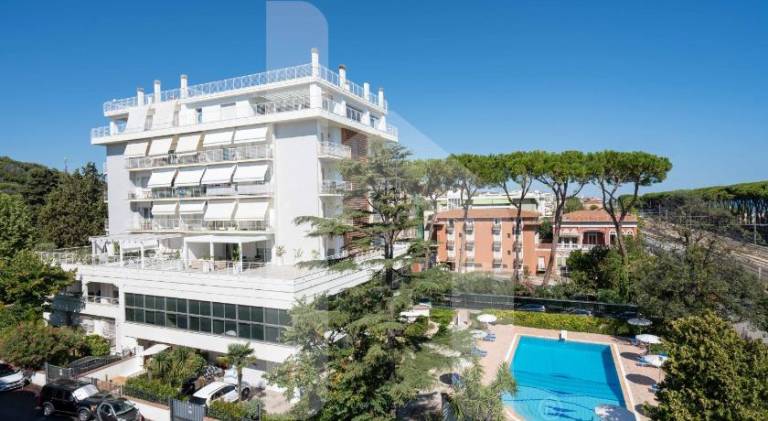 Apartment with pool | Next to the beach | Pets are welcome in Pineto