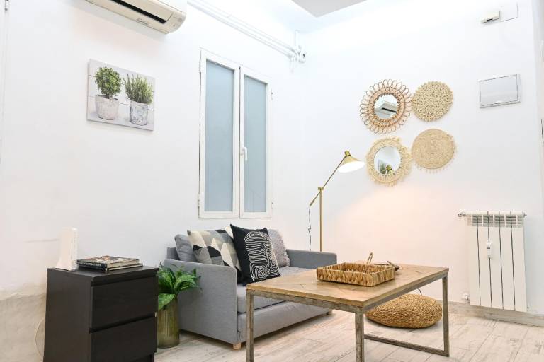 Apartment with 2 rooms for 6 persons in Madrid