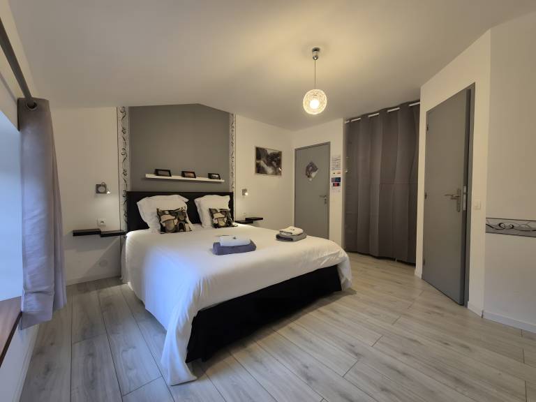 Lovely bed & breakfast with garden & terrace | Garden view | Pet-friendly — photo 2