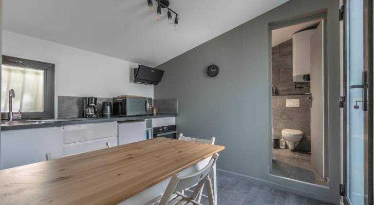 House with patio & garden | Pets allowed — photo 4