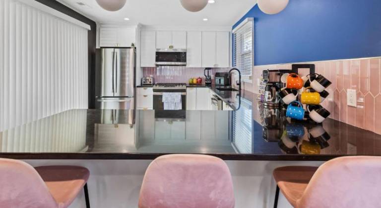 Stylishly Renovated 5-Bedroom Home in AC - Perfect for Groups and Families — photo 4