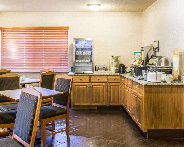 Quality Inn & Suites Sturgeon Bay — photo 4
