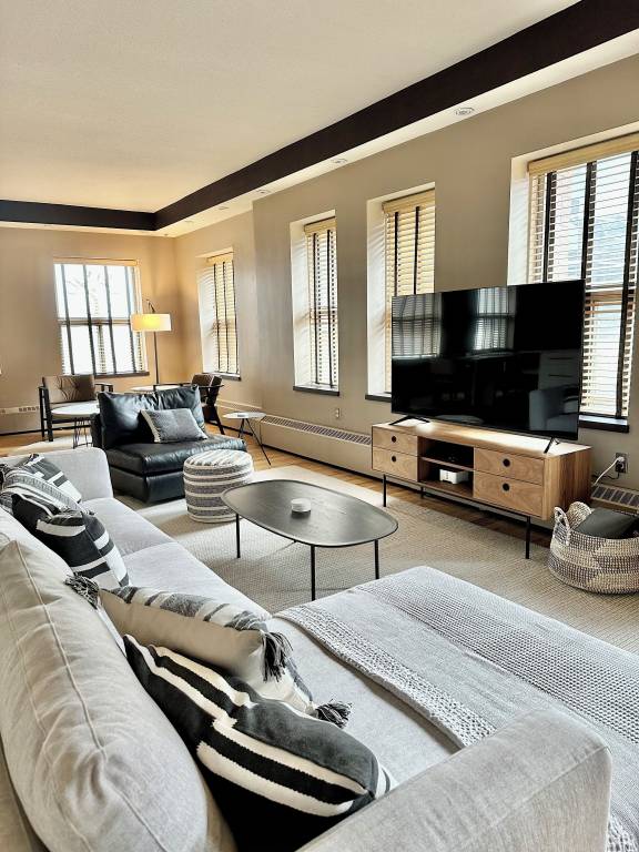 Condo  Regina