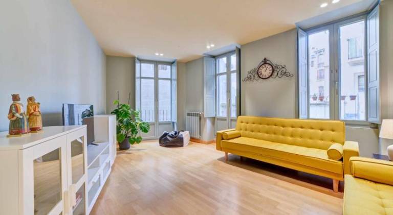 Holiday apartment with 2 rooms for 6 persons in Pamplona