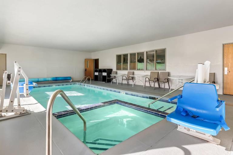 Days Inn & Suites by Wyndham Castle Rock — photo 5