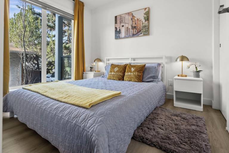 Apartment Crescent Heights