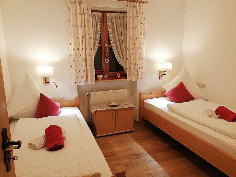 Haus Sichert (DE Reit im Winkl) - T&T Ferienwohnungsvermittlung - 1243 — photo 4