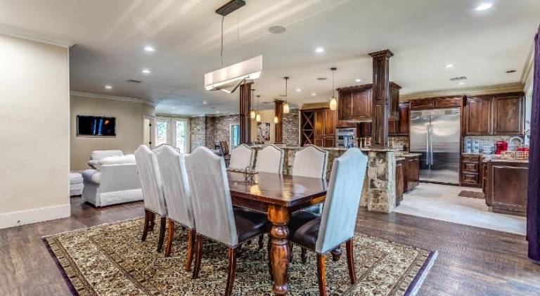 DFW Large Vacation Retreat with Private Pool and Hot Tub — photo 4