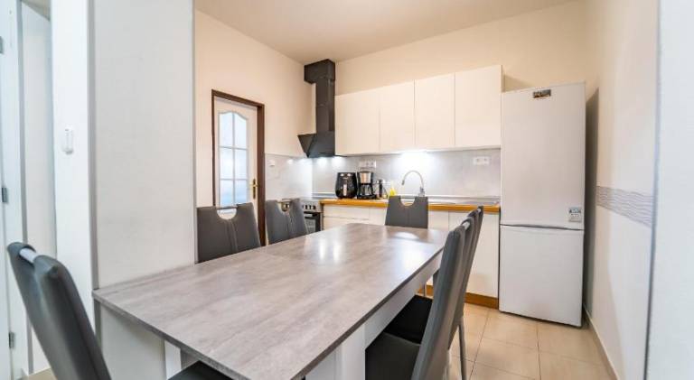 Rental apartment with 3 rooms for 7 persons — photo 2