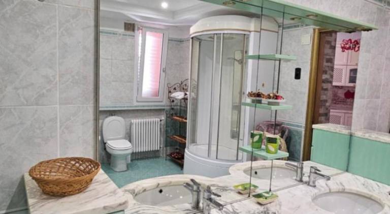 Apartment with jacuzzi — photo 2
