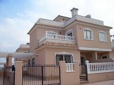Villa  Los Alcázares