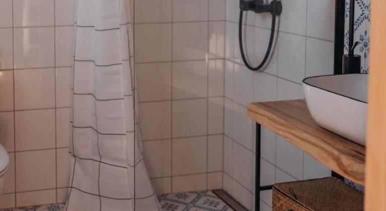 Charming house with BBQ & private pool | Pets allowed — photo 2