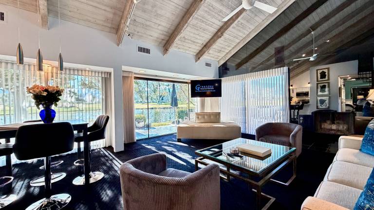 Condo with hot tub, pool & barbeque | Mountain view — photo 4