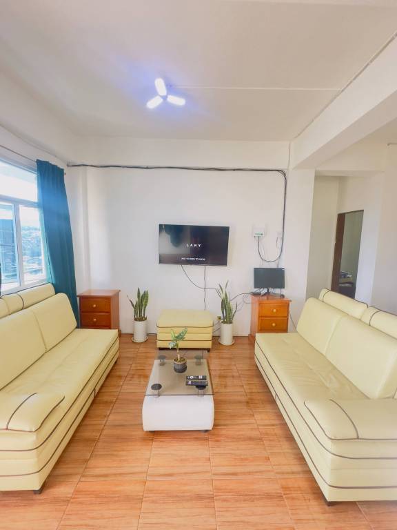 House with patio | City view — photo 4