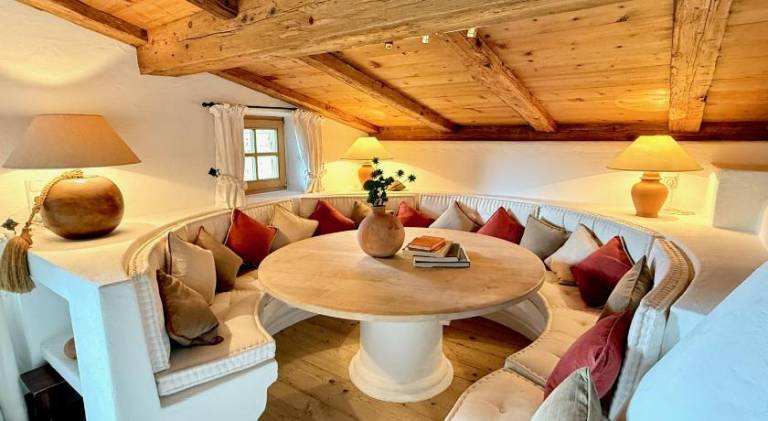 Spacious vacation home with pool, sauna & yard | Pet-friendly — photo 4
