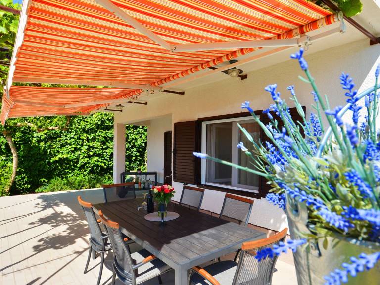 Fully equipped nice house with BBQ, patio & yard | Sea view | Pet-friendly — photo 5