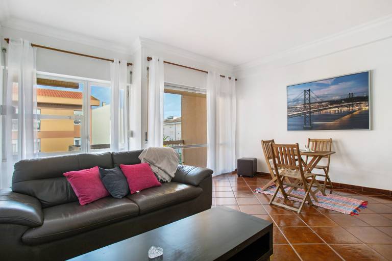 Apartment 'A O - Aires' with Private Terrace, Balcony and Wi-Fi in Leiria
