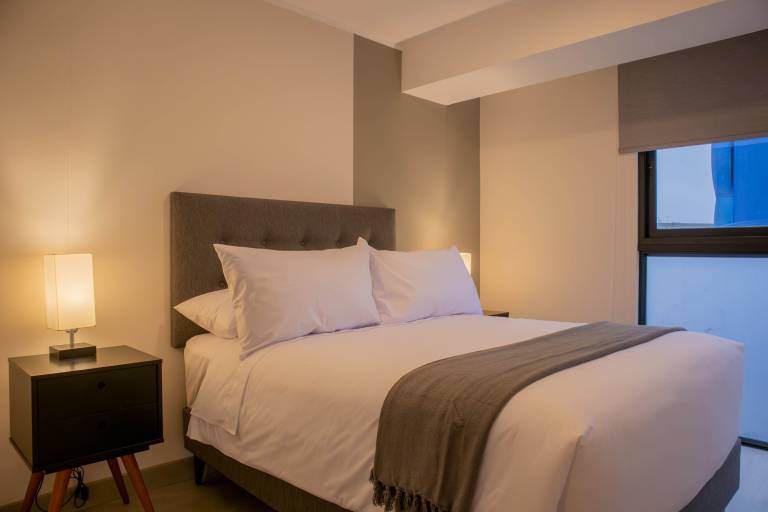 W Comfort 2BR w Private Balcony in San Isidro — photo 2